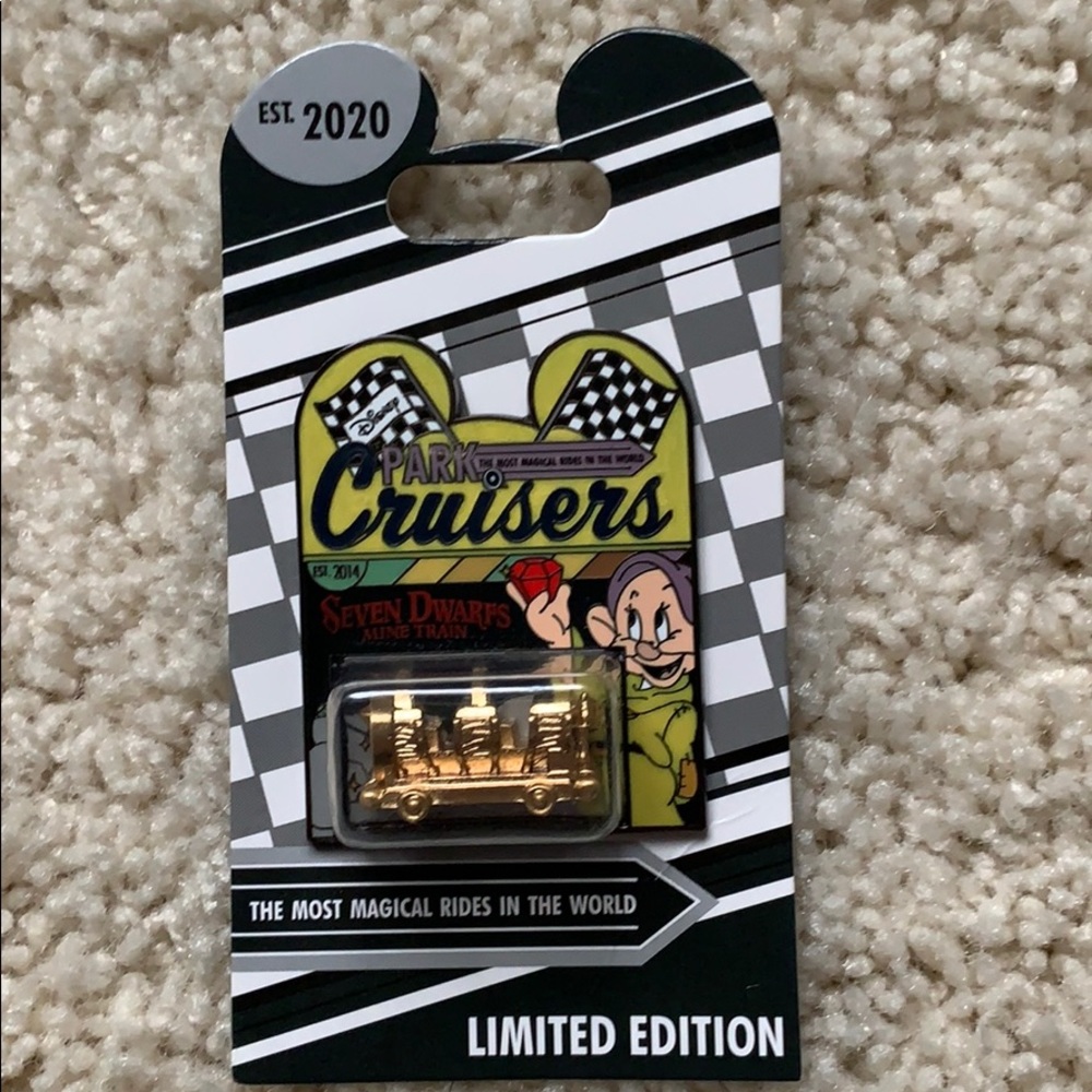Disney park cruiser pin